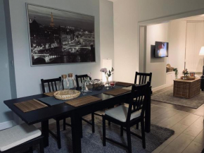Stylish Home - Central - Free Parking